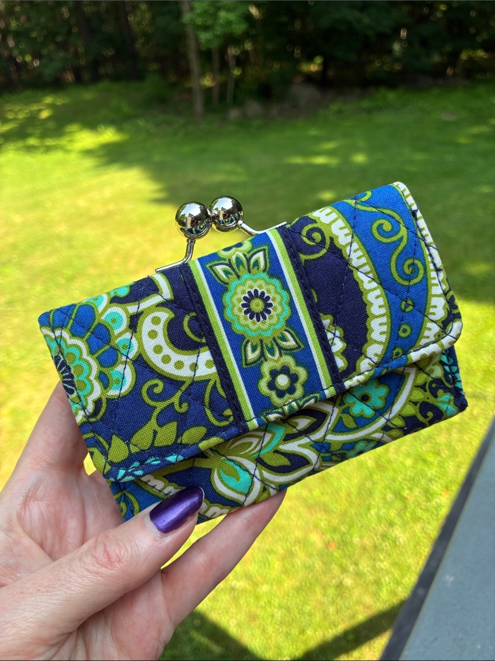 Vera Bradley Kisslock Trifold Wallet Rhythm & Blues SMELLS MUSTY